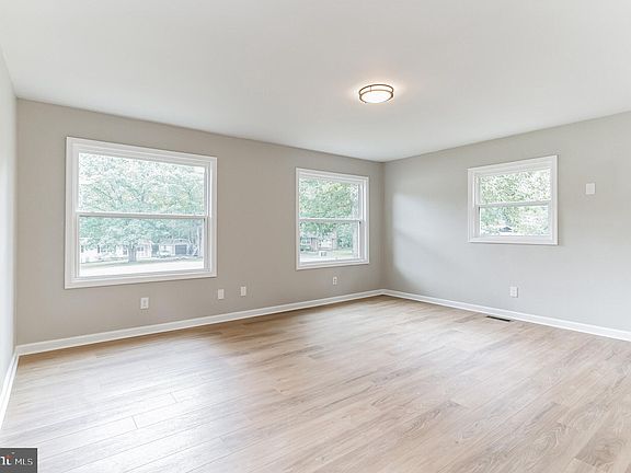 5th image of 22519 Joan Dr