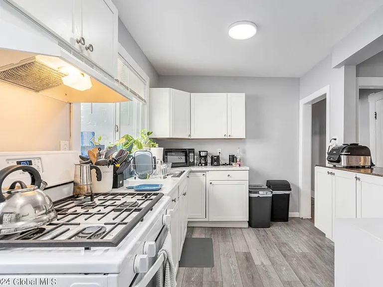 115 Woodlawn Ave #1 — Photo 8