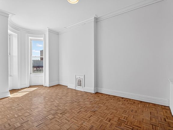 4th image of 701 Bergen Ave