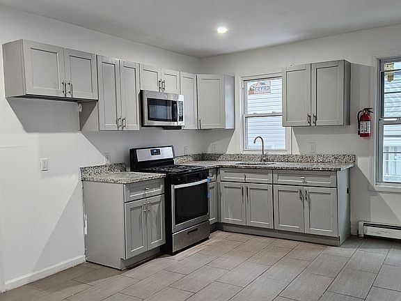 2nd image of 307 S Park St #3