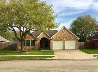 2101 Westminister St, Pearland, TX 77581