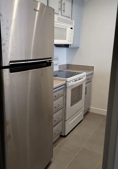 740 N Kings Rd #224 — Photo 8
