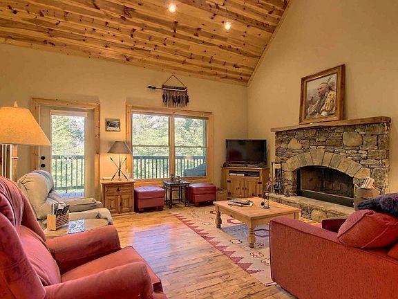 3rd image of 358 Country Ln