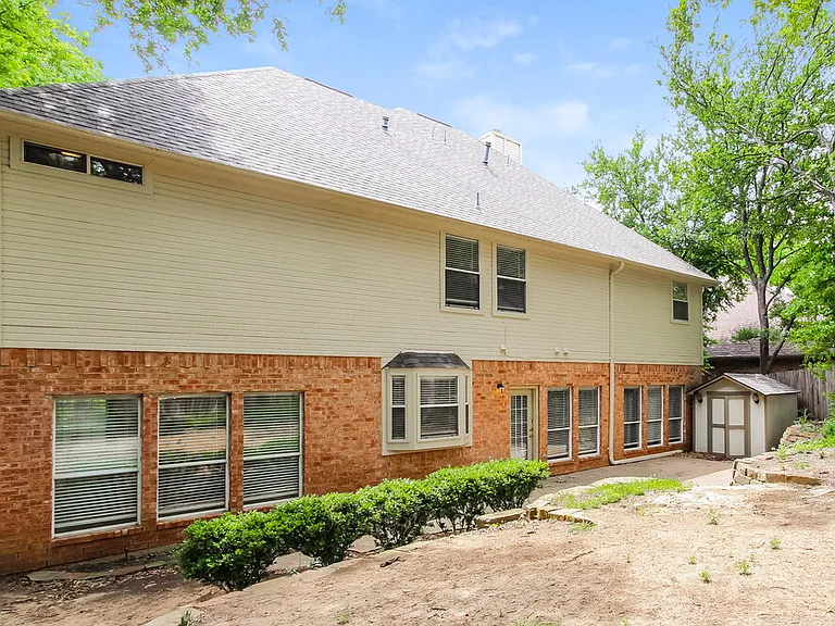 1804 Sandalwood Ln — Photo 17