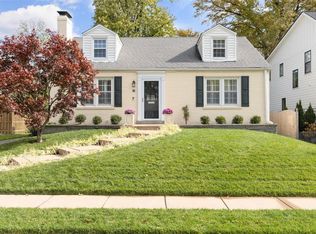 26 Midpark Ln, Saint Louis, MO 63124