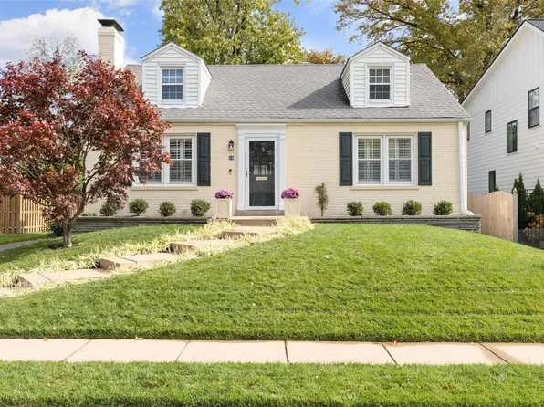 26 Midpark Ln, Saint Louis, MO 63124