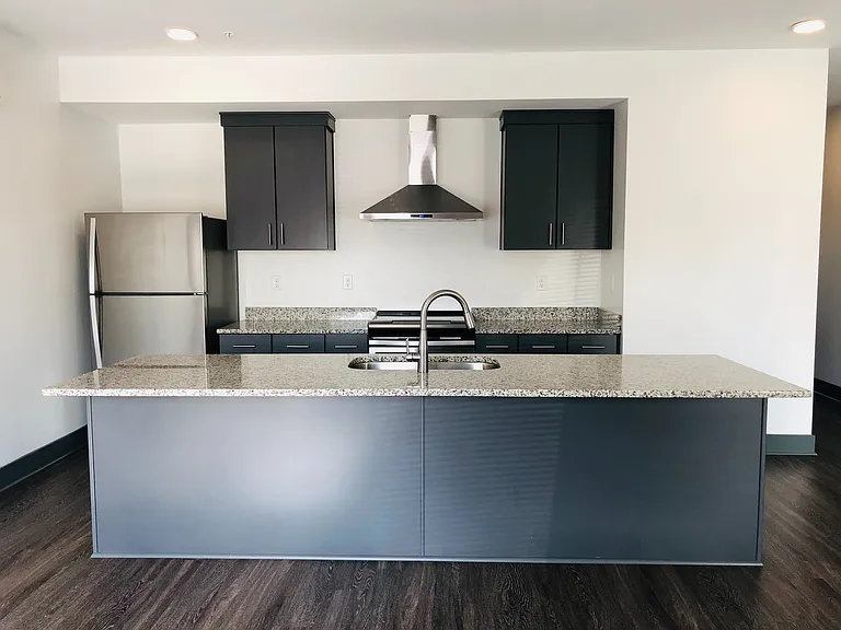 St. Thomas Flats — Photo 4