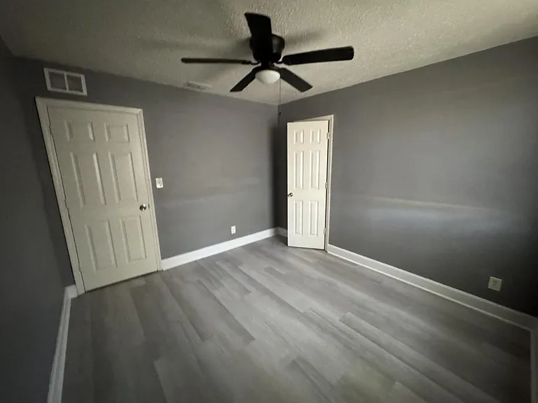 4114 Moncrief Rd — Photo 9