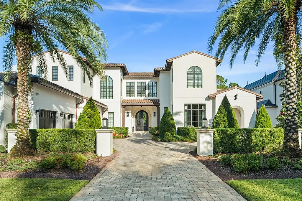 5 bed, 5.5 bath, 6704 sqft, $45,000 — Photo 2