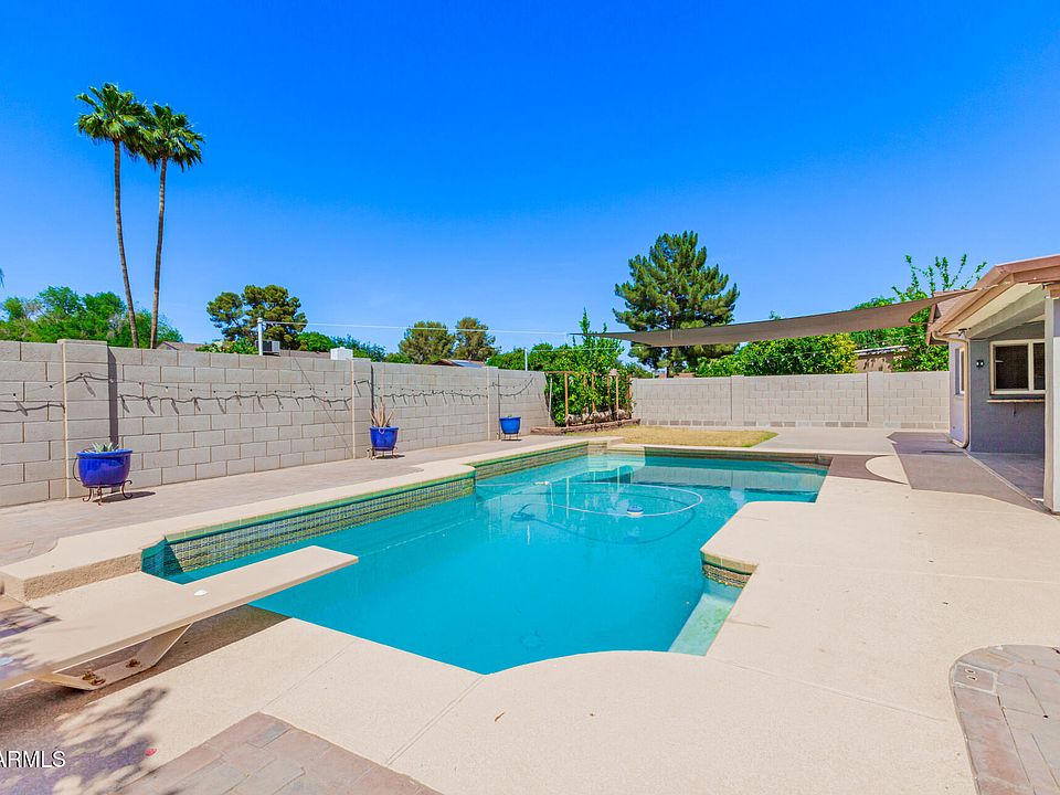 1st image of 2218 W Palomino Drive