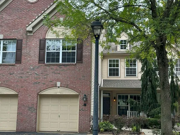 47 Poplar Ln, Holmdel, NJ 07733