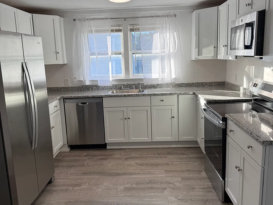 42 Goodwin St #2