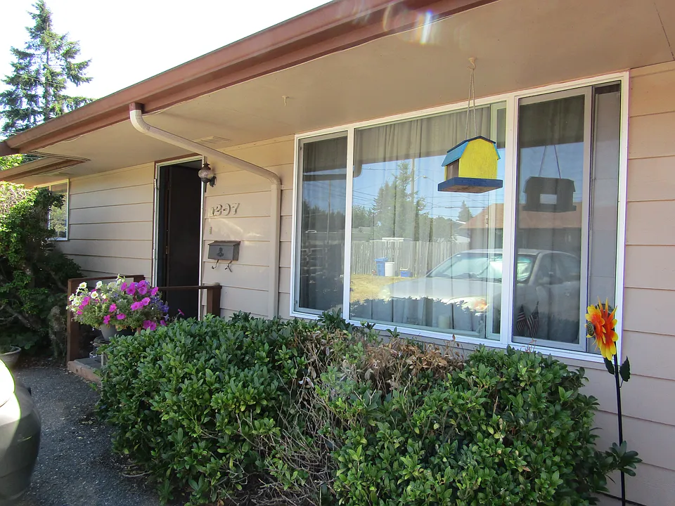 1207 A To 1207 B S Highland Ave #B