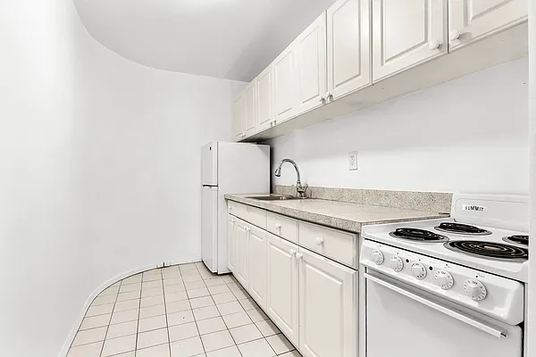 Rented by Compass | media 4