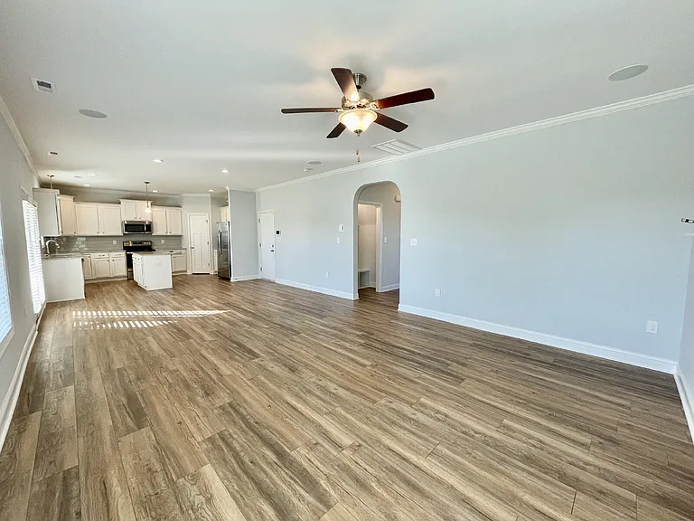 5137 Thruway Rd — Photo 4