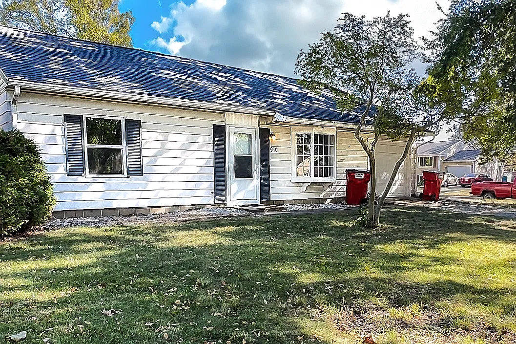 910 Bellepark Drive - 1 — Photo 1