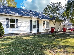 910 Bellepark Dr, Champaign, IL 61821