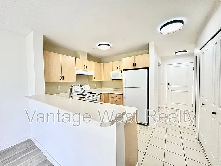 555 Yates Rd #410 — Photo 4