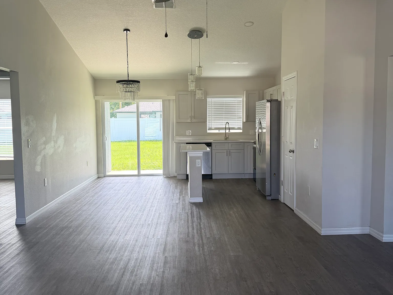3 bed, 1660 sqft, $1,850 — Photo 3