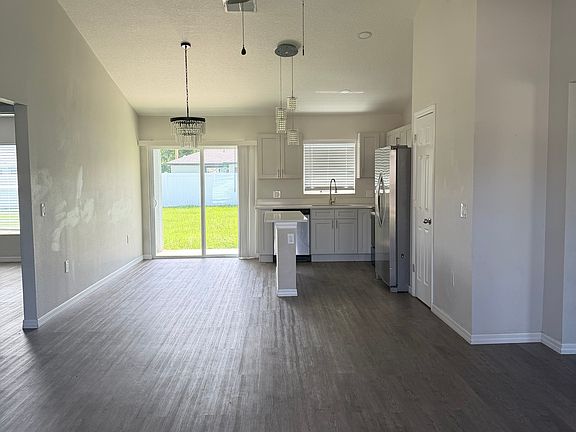 3rd image of 13805 SE 41st Ct