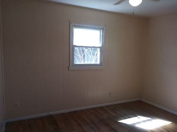 5th image of 30 Greensward Dr