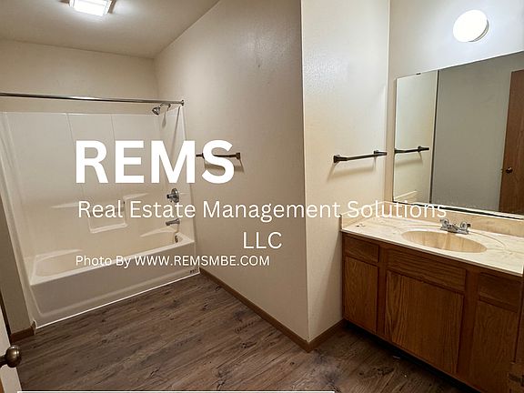 4th image of 503 7th St #16