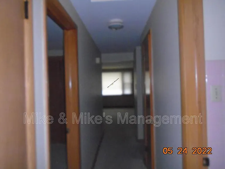 2551 S 68th St — Photo 9
