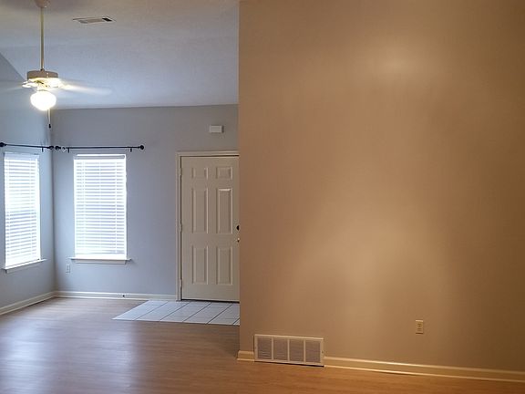 3rd image of 1233 Brady Hollow Ln