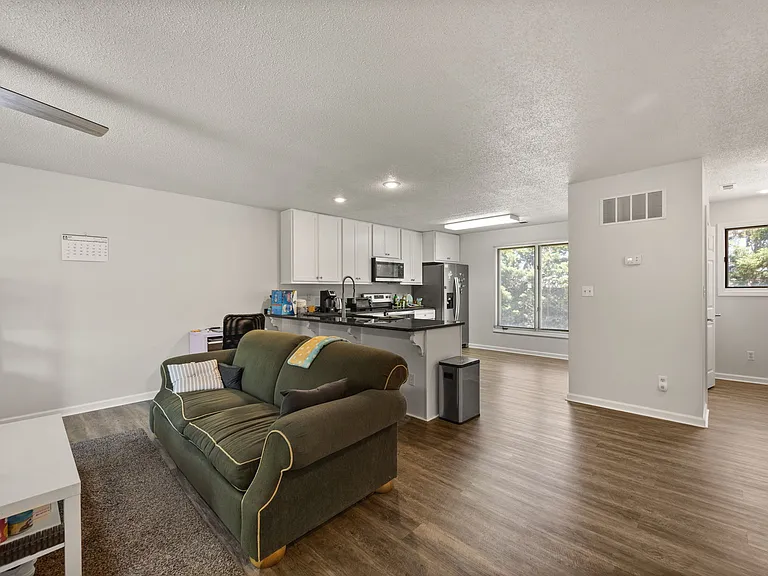 4003-1 Jodis Way — Photo 10