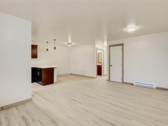4th image of 3105 Cooney Dr #4