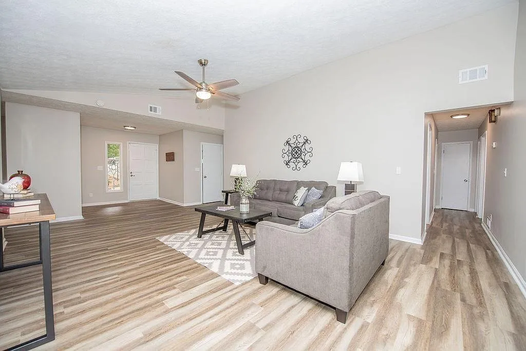 3 bed, 2.0 bath, 2268 sqft, $2,800 — Photo 3