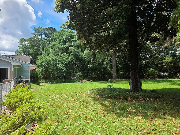 3533 Charlotte Dr — Photo 40