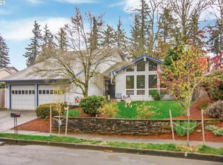 15632 NE Stanton St, Portland, OR 97230