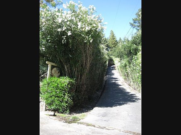 private road/driveway