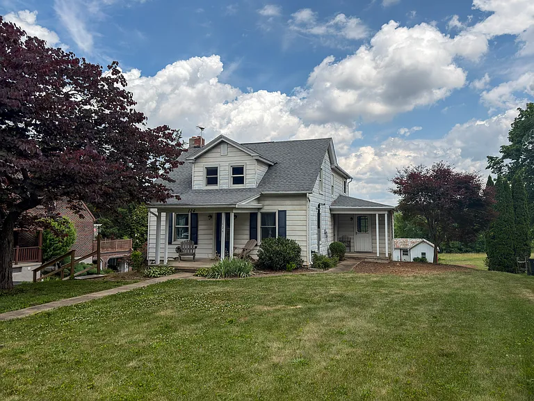 124 E Church St — Photo 2