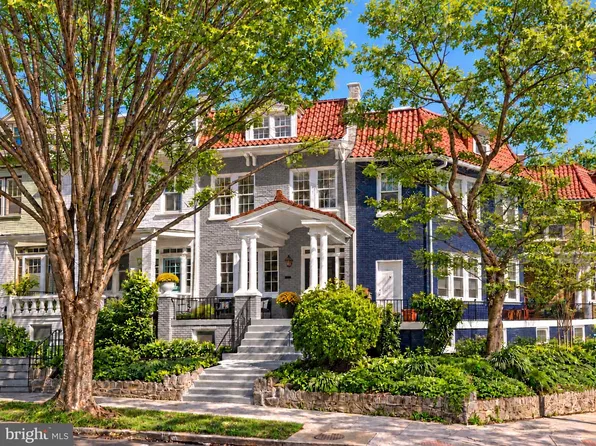 2701 Woodley Pl NW, Washington, DC 20008