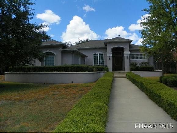 1st image of 214 Pin Oak Dr