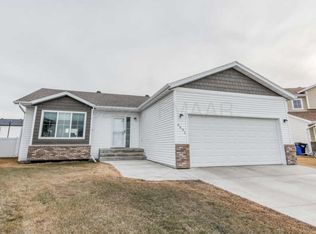 6691 21st St S, Fargo, ND 58104