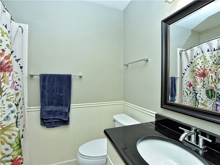 1513 Travis Heights Blvd — Photo 4