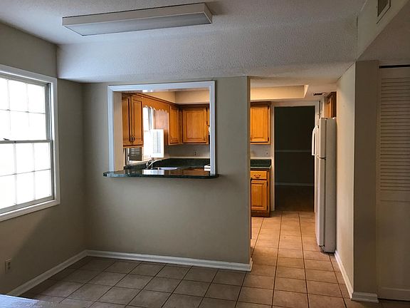 3rd image of 304 Cannon Ct