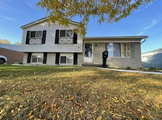 3237 Esch Dr, Warren, MI 48091