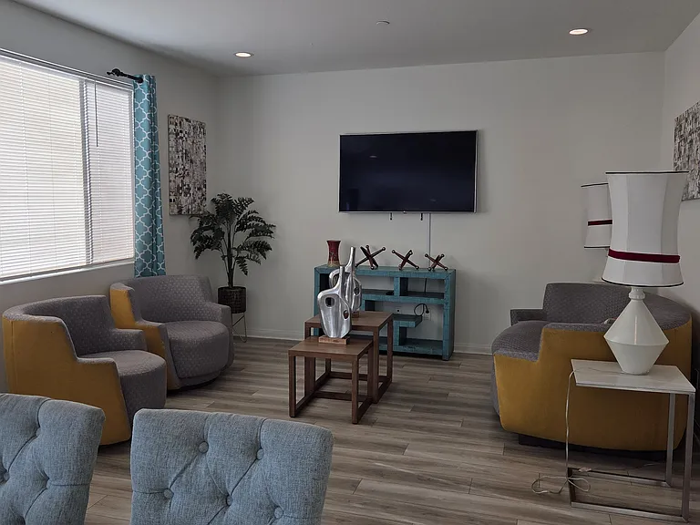4576 Eagle Ave — Photo 5