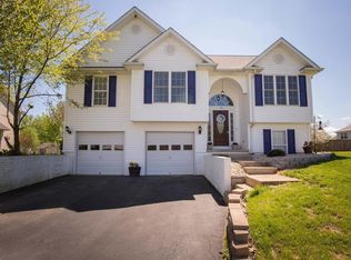 71 Thumper Dr, Ranson, WV 25438