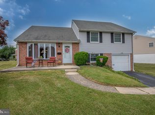 555 Vernon Rd, Springfield, PA 19064