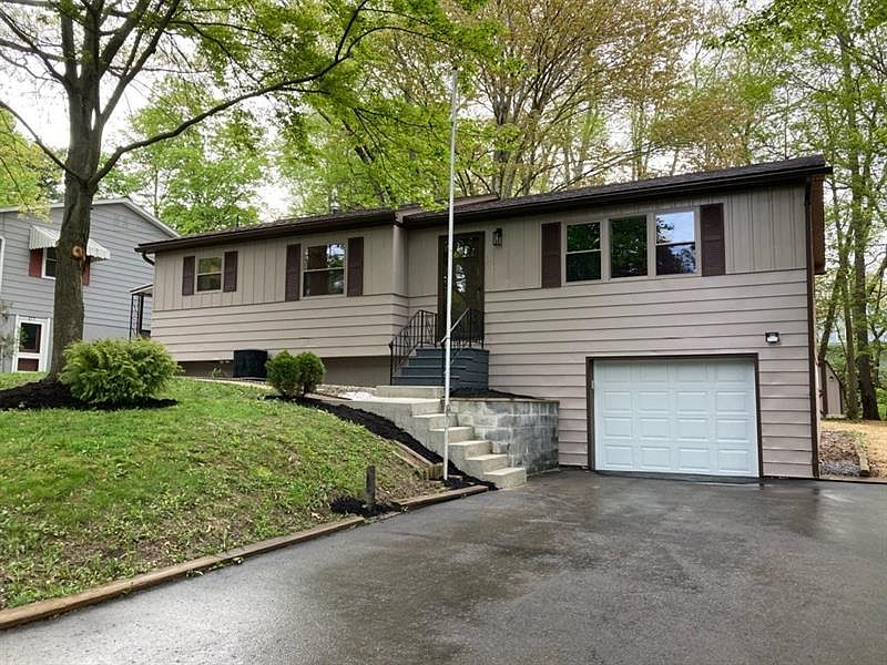1st image of 681 Ellis Ave