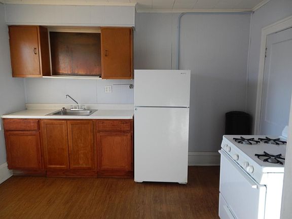 4th image of 658 Cretin Ave S APT 8