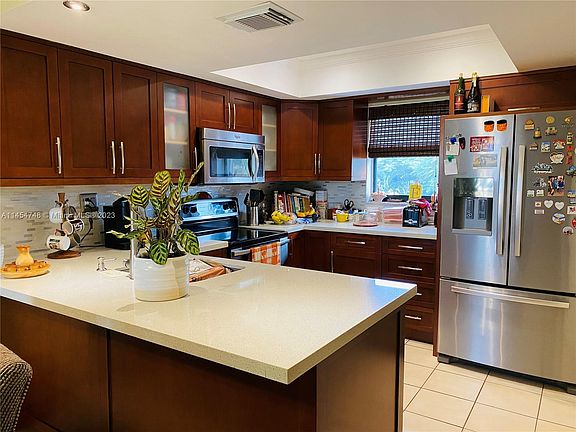 5th image of 10827 NW 7th St APT 21-42