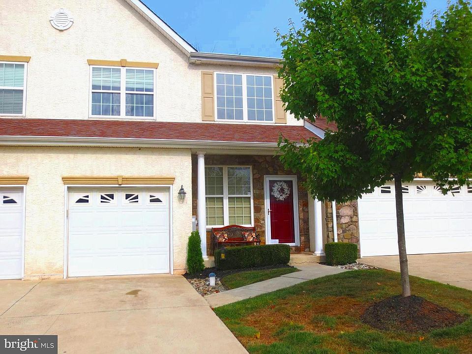 1st image of 16 Aubrey Ct