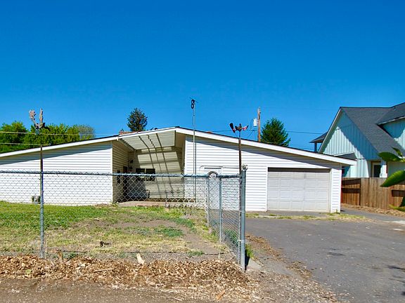 2nd image of 744 NW Claypool St