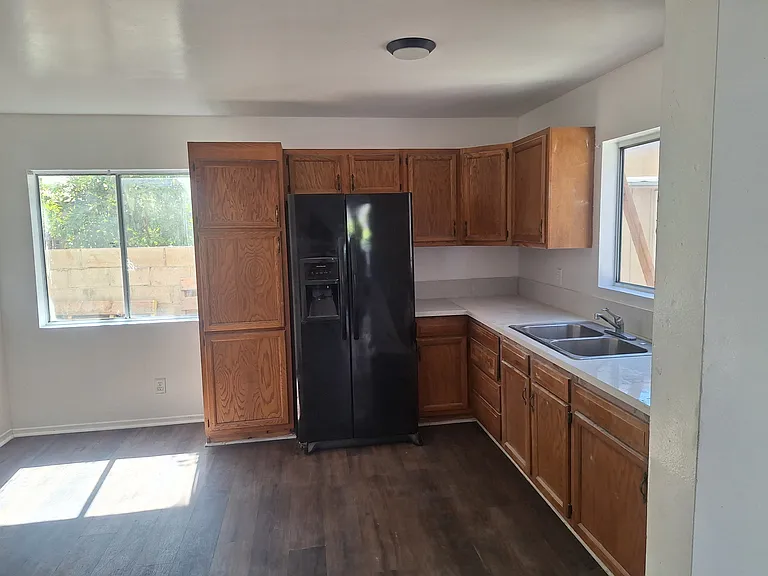 1018 W 93rd St #1 — Photo 9